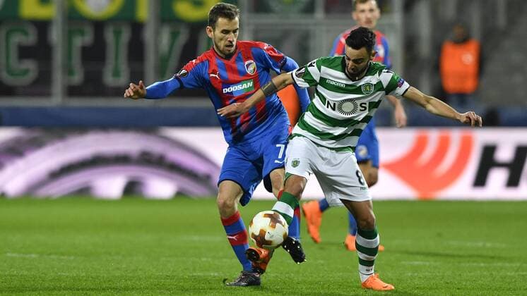 Bruno Fernandes of Sporting, right, and Tomas Horava of Viktoria in action during the second leg of the quarterfinal match of the Europe League in Pilsen, Czech Republic, March 15, 2018. (CTKxPhoto MichalxKamaryt) CTKPhotoP201803151112401  kmt 1
