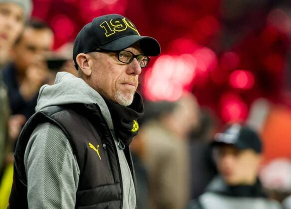 Salzburg Austria 15 03 2018 UEFA Europa League 2017 18 Season Round of 16 Second leg Red Bull Salzburg BV Borussia Dortmund Coach Peter Stoeger BVB is watching DeFodi048