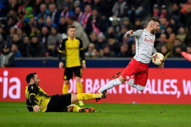 Bilder des Tages - SPORT SOCCER - UEFA EL, RBS vs Dortmund SALZBURG,AUSTRIA,15.MAR.18 - SOCCER - UEFA Europa League, round of 16, Red Bull Salzburg vs Borussia Dortmund. Image shows Gonzalo Castro (Dortmund) and Valon Berisha (RBS). GEPAxpictures xFlorianxErtl