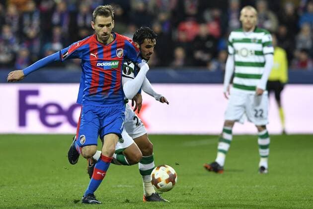 Bryan Ruiz of Sporting, right, and Tomas Horava of Viktoria in action during the second leg of the quarterfinal match of the Europe League in Pilsen, Czech Republic, March 15, 2018. (CTKxPhoto MichalxKamaryt) CTKPhotoP201803151144901  kmt 8