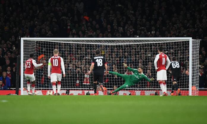 Football - 2017 2018 UEFA Europa League - Round of Sixteen, Second Leg: Arsenal (2) vs. AC Milan (0) Arsenal s Danny Welbeck scores his side s equalising goal to make the score 1-1 COLORSPORT ASHLEY WESTERN 