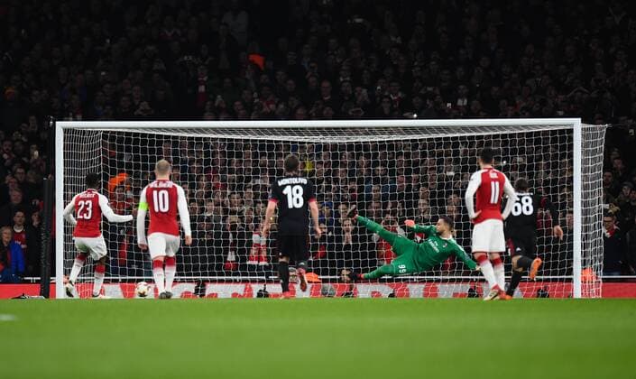 Football - 2017 2018 UEFA Europa League - Round of Sixteen, Second Leg: Arsenal (2) vs. AC Milan (0) Arsenal s Danny Welbeck scores his side s equalising goal to make the score 1-1 COLORSPORT ASHLEY WESTERN 