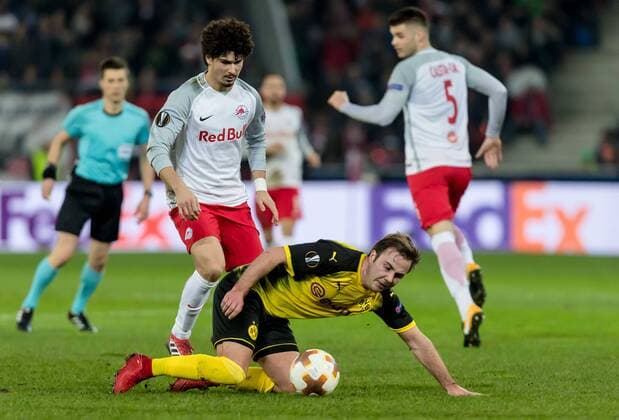 Salzburg Austria 15 03 2018 UEFA Europa League 2017 18 Season Round of 16 Second leg Red Bull Salzburg BV Borussia Dortmund Andre Ramalho FCS and Mario Goetze BVB in a duel DeFodi048