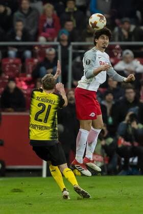 Salzburg Austria 15 03 2018 UEFA Europa League 2017 18 Season Round of 16 Second leg Red Bull Salzburg BV Borussia Dortmund Andre Schuerrle BVB and Andre Ramalho FCS in a duel DeFodi048