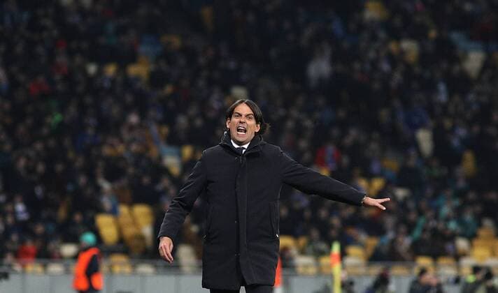 March 15, 2018 - Kiev, Ukraine - Lazio s coach Simone Inzaghi gives instruction to his players during the Europa League round of 16, soccer match between Dynamo Kiev and Lazio at the Olympic Stadium in Kiev. Ukraine, Thursday, March 15, 2018 Dynamo Kiev v Lazio - UEFA Europa League Round of 16: Second Leg  - ZUMAn230 20180315_zaa_n230_374 Copyright: xDanilxShamkinx