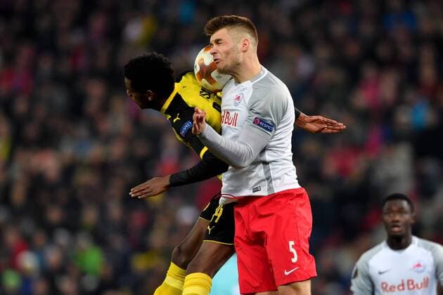SOCCER - UEFA EL, RBS vs Dortmund SALZBURG,AUSTRIA,15.MAR.18 - SOCCER - UEFA Europa League, round of 16, Red Bull Salzburg vs Borussia Dortmund. Image shows Alexander Isak (Dortmund) and Duje Caleta-Car (RBS). GEPAxpictures xFlorianxErtl
