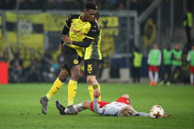 SOCCER - UEFA EL, RBS vs Dortmund SALZBURG,AUSTRIA,15.MAR.18 - SOCCER - UEFA Europa League, round of 16, Red Bull Salzburg vs Borussia Dortmund. Image shows Dan Axel Zagadou (Dortmund) and Xaver Schlager (RBS). GEPAxpictures xChristianxWalgram