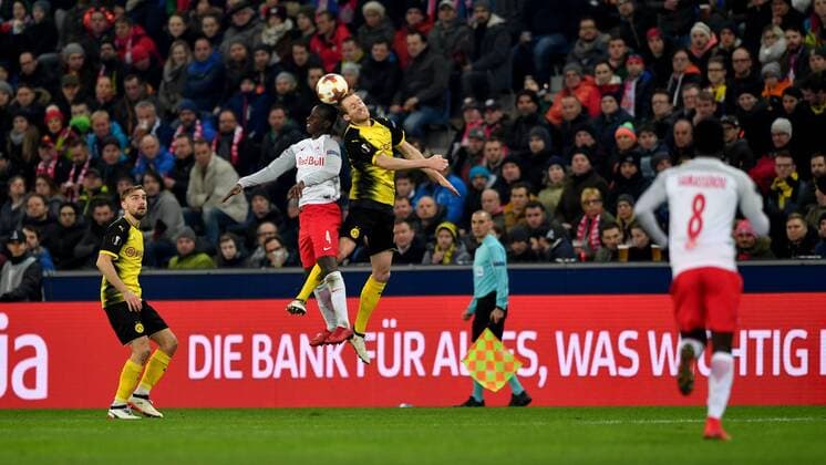 SOCCER - UEFA EL, RBS vs Dortmund SALZBURG,AUSTRIA,15.MAR.18 - SOCCER - UEFA Europa League, round of 16, Red Bull Salzburg vs Borussia Dortmund. Image shows Amadou Haidara (RBS) and Marco Reus (Dortmund). GEPAxpictures xFlorianxErtl