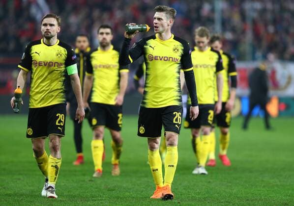 Thursday 15 03 2018 Season 2017 2018 Euro League Round of 16 second leg at the Salzburg Red Bull Arena Salzburg BVB 09 Borussia Dortmund Disappointment at the Dortmund players after the final whistle Marcel Schmelzer BVB and Lukasz Piszczek BVB v l