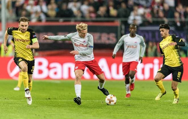 15 03 2018 Red Bull Arena Salzburg UEFA Champions League Round of 16 UEFA Champions League Round of 16 v Marcel Schmelzer Borussia Dortmund Xaver Schlager FC Salzburg Mahmoud Dahoud Borussia Dortmund during the UEFA Europa League Round of 16 2nd Leg Match between Salzburg and Borussia Dortmund at the Red Bull Arena Salzburg Austria on 2018 03 15 Salzburg  EX_ADE