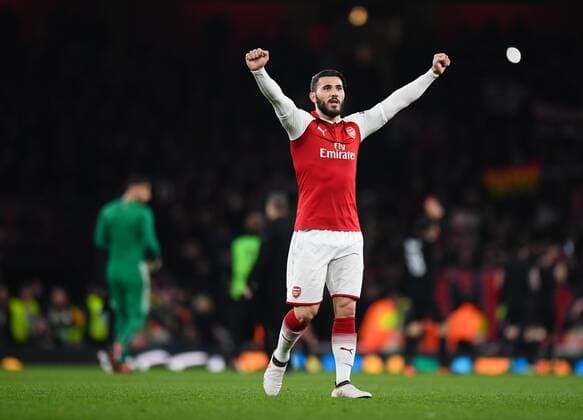 Bilder des Tages - SPORT Football - 2017 2018 UEFA Europa League - Round of Sixteen, Second Leg: Arsenal (2) vs. AC Milan (0) Arsenal s Sead Kolasinac at the final whistle COLORSPORT ASHLEY WESTERN 