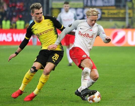 15 03 2018 Red Bull Arena Salzburg UEFA Champions League Round of 16 UEFA Champions League Round of 16 Borussia Dortmund and Xaver Schlager FC Salzburg during the UEFA Europa League Round of 16 2nd leg matches between FC Salzburg and Borussia Dortmund at the Red Bull Arena in Salzburg Austria on 2018 03 15 Salzburg  EX_RHA