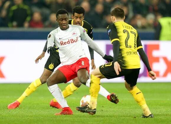 15 03 2018 Red Bull Arena Salzburg UEFA Champions League Round of 16 UEFA Champions League Round of 16 Diadie Samassekou FC Salzburg and Gonzalo Castro Borussia Dortmund during the UEFA Europa League Round of 16 2nd leg matches between FC Salzburg and Borussia Dortmund at the Red Bull Arena in Salzburg Austria on 2018 03 15 Salzburg  EX_RHA