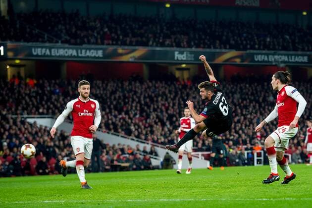 Patrick Cutrone of AC Milan takes a shot at goal with a volley during the UEFA Europa League Round of 16 Leg 2 of 2 between Arsenal and AC Milan at the Emirates Stadium, London, England on 15 March 2018. Copyright: xSalvioxCalabresex 19300044