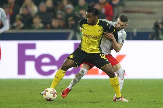 SOCCER - UEFA EL, RBS vs Dortmund SALZBURG,AUSTRIA,15.MAR.18 - SOCCER - UEFA Europa League, round of 16, Red Bull Salzburg vs Borussia Dortmund. Image shows Michy Batshuayi (Dortmund) and Valon Berisha (RBS). GEPAxpictures xMathiasxMandl