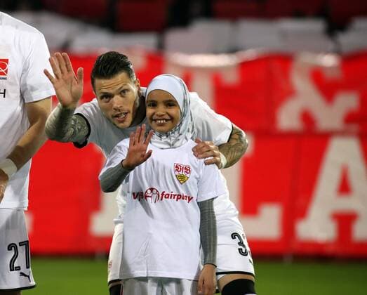 Themen der Woche - SPORT Bilder des Tages - SPORT SC Freiburg - VfB Stuttgart Deutschland, Freiburg, 16.03.2018, Fussball, Bundesliga, Saison 2017 2018, 27. Spieltag, SC Freiburg - VfB Stuttgart: Daniel Ginczek (VfB Stuttgart). *** SC Freiburg VfB Stuttgart Germany Freiburg 16 03 2018 Football Bundesliga Season 2017 2018 27 Round SC Freiburg VfB Stuttgart Daniel Ginczek VfB Stuttgart