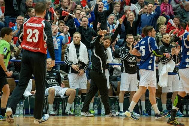 Sebastian Hinze Coach Bergischer HC celebrates Bastian Rutschmanns parade 23 Bergischer HC Bergischer HC vs. ThSV Eisenach Handball 2 Bundesliga 17 03 18 Solingen NRW Germany Klingenhalle Copyright: xcdnx