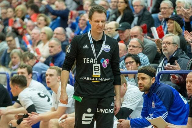 Arne Kühr coach ThSV Eisenbach sour on the sidelines Bergischer HC vs ThSV Eisenach Handball 2 Bundesliga 17 03 18 Solingen NRW Germany Klingenhalle Copyright: xcdnx