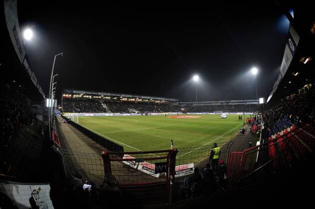 Soccer 3 league 28 Matchday VfL Osnabrück SV Meppen on 06 03 2018 at the Bremen bridge in Osnabrück bridge under floodlit Bremen BK