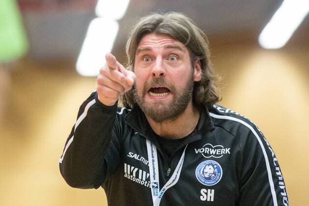 Sebastian Hinze Coach Bergischer HC on the sidelines Bergischer HC vs ThSV Eisenach Handball 2 Bundesliga 17 03 18 Solingen NRW Germany Klingenhalle Copyright: xcdnx
