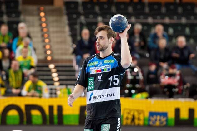 Niklas Weis No 15 Vikings on the ball HC Rhein Vikings vs VfL Eintracht Hagen Handball 2 Bundesliga 17 03 18 Dusseldorf NRW Germany Castello Copyright: xcdn_nszx