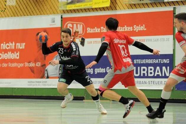 Dominic Rose SG H2Ku Herrenberg 23 v Adrian Wowra TSG Soeflingen 10 SG H2Ku Herrenberg Handball Maenner League match 17 03 2018 Photo TBaur Eibner Herrenberg Copyright: xEIBNER Tobias_Baurx EP_TBR