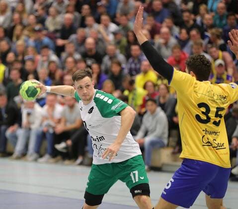 2 HBL HJSG Constance DJK Rimpar Woelfe 28 32 Left Patrick Schmidt RIM against Maximilian Schwarz KON Konstanz Copyright: xPeterxPisax Eibner-Pressefotox EP_ppa