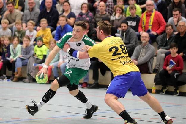 2 HBL HJSG Constance DJK Rimpar Woelfe 28 32 Patrick Schmidt RIM left against Chris Berchtenbreiter KON Konstanz Copyright: xPeterxPisax Eibner-Pressefotox EP_ppa
