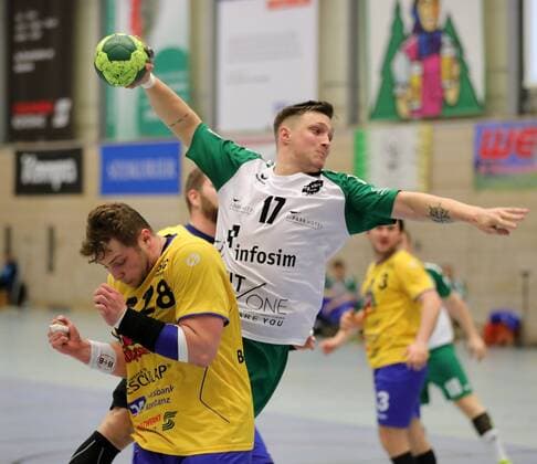 2 HBL HJSG Constance DJK Rimpar Woelfe 28 32 Patrick Schmidt RIM at the throw left Chris Berchtenbreiter KON Konstanz Copyright: xPeterxPisax Eibner-Pressefotox EP_ppa