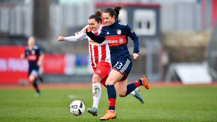 Lihija Kulis Cologne 32 in running duel with Sara Ilonka Däbritz Sara Daebritz FCB 33 Soccer Allianz Women Bundesliga 1 FC Köln Bayern Munich xmkx