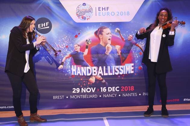 Blandine Danette et Estelle Nze Minko HANDBALL : Conference de Presse Euro Feminin 2018 - 19 03 2018 GwendolineLeGoff Panoramic 