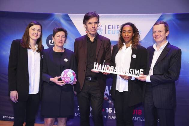 Blandine Dancette Laurente Bayle ( Directeur general de la Cite de la Musique - Philarmonie Paris ) Sylvie Pascal Lagarrigue ( Presidente du Comite d Organisation de l EHF Euro 2018 ) Estelle Nze Minko Julien Vanhoutte (Coordinateur pedagogique Demos) HANDBALL : Conference de Presse Euro Feminin 2018 - 19 03 2018 GwendolineLeGoff Panoramic 