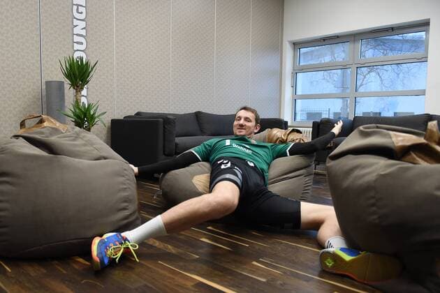 Handball Men 1 Bundesliga Season 2017 18 Füchse Berlin Press discussion TW Petr Stochl Nr 71 Füchse Berlin is recovering in the new Füchse Lounge 20 03 18 Copyright: xMichaelxHundtx xMatthiasxKochx