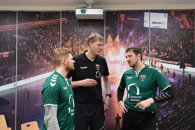Handball Men 1 Bundesliga Season 2017 18 Füchse Berlin Press conference Meeting in the new meeting room Co Trainer Max Rinderle Füchse Berlin Sport Coordinator Volker Zerbe Foxes Berlin TW Petr Stochl Nr 71 Foxes Berlin 20 03 18 Copyright: xMichaelxHundtx xMatthiasxKochx