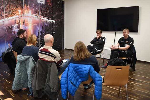 Handball Men 1 Bundesliga Season 2017 18 Füchse Berlin Press meeting in the new meeting room Head coach Velimir Petkovic Füchse Berlin Sport Coordinator Volker Zerbe Füchse Berlin 20 03 18 Copyright: xMichaelxHundtx xMatthiasxKochx