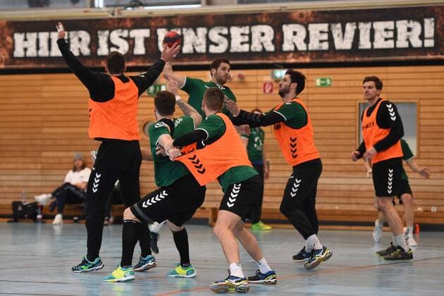 Handball Men 1 Bundesliga Season 2017 18 Training Füchse Berlin Jakov Gojun Nr 10 Füchse Berlin Johan Koch Nr 77 Foxes Berlin Drago Vukovic Nr 6 Foxes Berlin Stipe Mandalinic Nr 9 Foxes Berlin Marko Kopliar Nr 35 Foxes Berlin Erik Schmidt Nr 28 Foxes Berlin 20 03 18 Copyright: xMichaelxHundtx xMatthiasxKochx