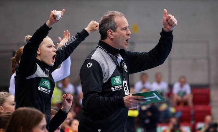 BAU 21 03 2018 Stuttgart Handball Women Germany vs Spain Coach Henk Groener GER rejoices