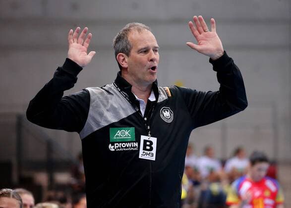 BAU 21 03 2018 Stuttgart Handball Women Germany vs Spain Coach Henk Groener GER