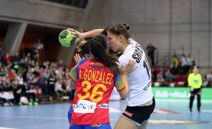Handball Women DHB Germany Spain Germany Stuttgart 21 03 2018 Handball Internationals Women DHB Germany Spain v l Ana Gonzales Spain Xenia Smits Germany