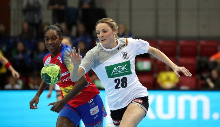 Handball Women DHB Germany Spain Germany Stuttgart 21 03 2018 Handball Internationals Women DHB Germany Spain v Alexandrina Cabral Barbosa Spain Franziska Müller Germany