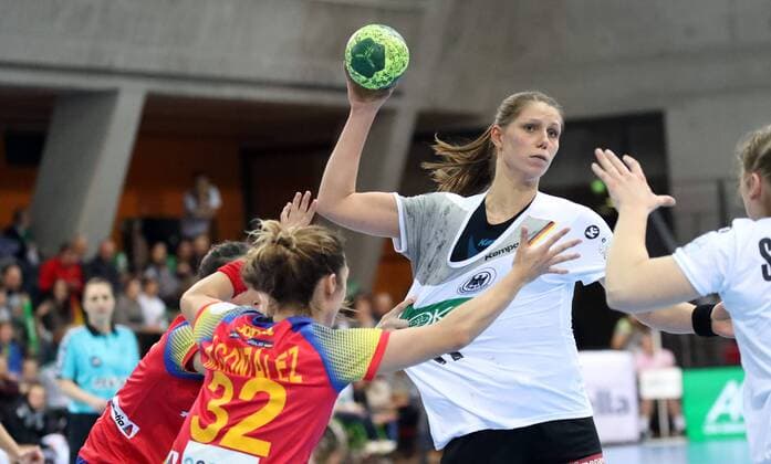 Handball Women DHB Germany Spain Germany Stuttgart 21 03 2018 Handball Internationals Women DHB Germany Spain v Mireya Gonzales Germany Xenia Smits Spain