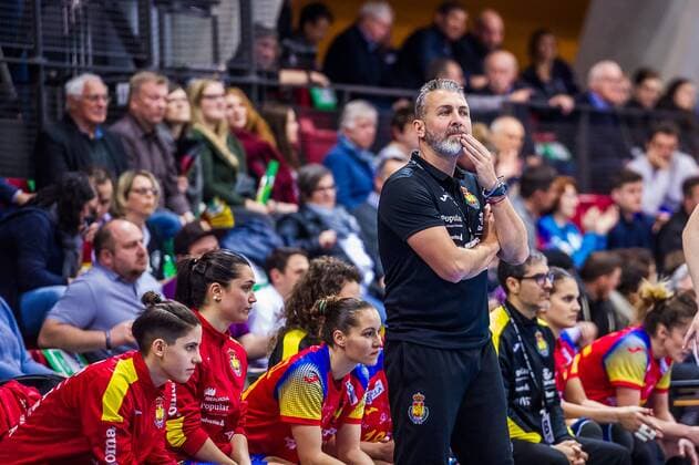 EC Quali Germany Spain Carlos Enrique Viver Pons Manager Spain at EURO Qualifiers Germany Spain Stuttgart 21 03 18 Handball EC Quali Stuttgart Baden Wuerttemberg Germany Scharrena