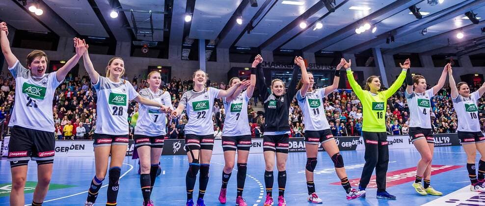 EM Quali Germany Spain Joy of the German team after a clear victory against Spain in the European Championship qualifier at the European Championship qualifier Germany Spain Stuttgart 21 03 18 Handball European Qualifier Stuttgart Baden Wuerttemberg Germany Scharrena