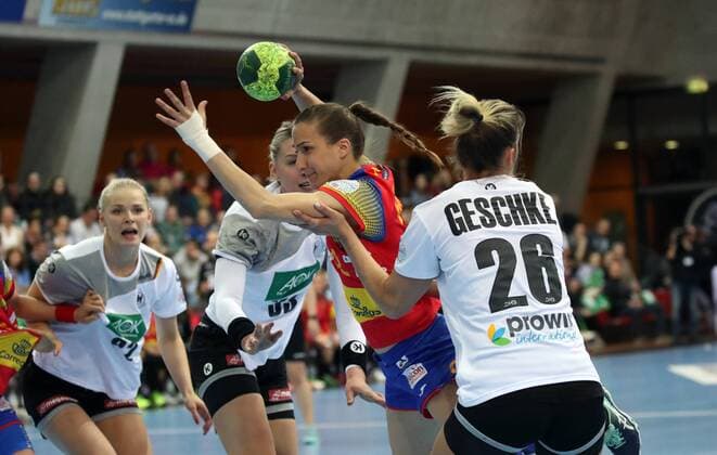 Handball Women DHB Germany Spain Germany Stuttgart 21 03 2018 Handball Internationals Women DHB Germany Spain v Ivet Musons Gimeno Spain Angie Geschke Germany
