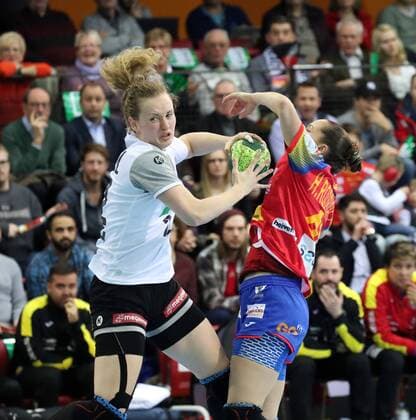 Handball Women DHB Germany Spain Germany Stuttgart 21 03 2018 Handball Internationals Women DHB Germany Spain v l Maren Weigel Germany Haridian Rodriguez Spain