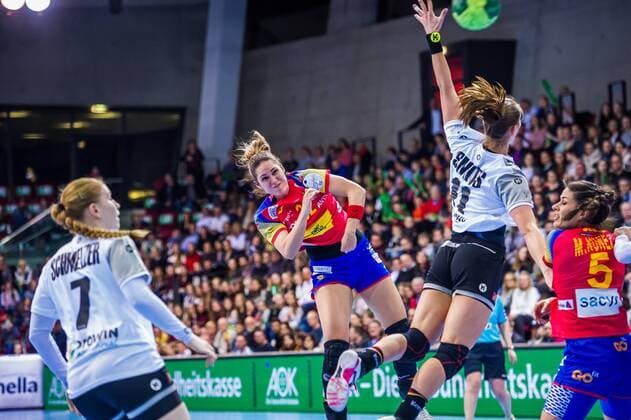EURO Qualifiers Germany Spain Mireya Gonzalez Alvarez 32 Spain Xenia Smits 11 Germany Maria Nunez Nistal 5 Spain EURO Qualifiers Germany Spain Stuttgart 21 03 18 Handball EC Quali Stuttgart Baden Wuerttemberg Germany Scharrena