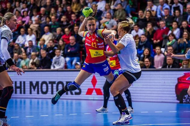 EC Quali Germany Spain Ivet Musons Gimeno 42 Spain Angie Birgit Geschke 26 Germany at European Championship Qualifying Germany Spain Stuttgart 21 03 18 Handball European Qualifiers Stuttgart Baden Wuerttemberg Germany Scharrena