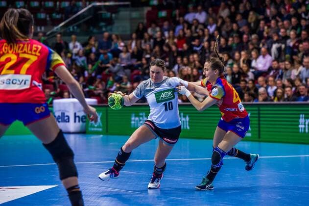 EURO Qualifiers Germany Spain Anna Loerper Kapitaenin Germany Ivet Musons Gimeno 42 Spain Lara Gonzalez Ortega 27 Spain EURO Qualifiers Germany Spain Stuttgart 21 03 18 Handball EC Quali Stuttgart Baden Wuerttemberg Germany Scharrena