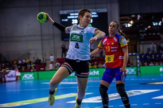 EM Quali Germany Spain Alina Grijseels 4 Germany Paula Garcia Avila 19 Spain at EURO Qualifiers Germany Spain Stuttgart 21 03 18 Handball EC Quali Stuttgart Baden Wuerttemberg Germany Scharrena