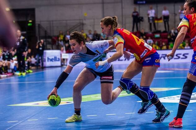 EM Quali Germany Spain Alina Grijseels 4 Germany Ivet Musons Gimeno 42 Spain at EURO Qualifiers Germany Spain Stuttgart 21 03 18 Handball EC Quali Stuttgart Baden Wuerttemberg Germany Scharrena